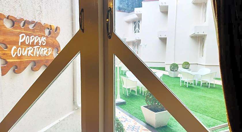 Poppys Pleasant Stay