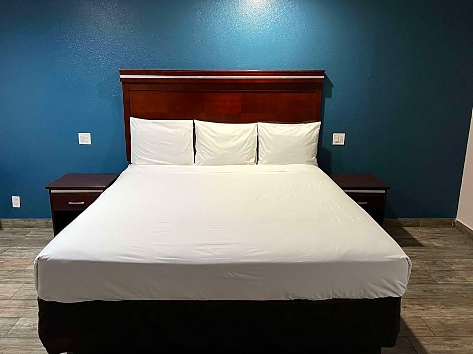 Studio 6 Suites Mesa AZ Near Downtown & Sloan Park