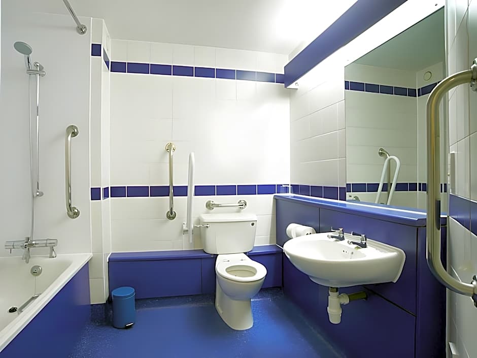 Travelodge Perth Broxden Junction