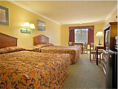 Super 8 by Wyndham Los Angeles Downtown