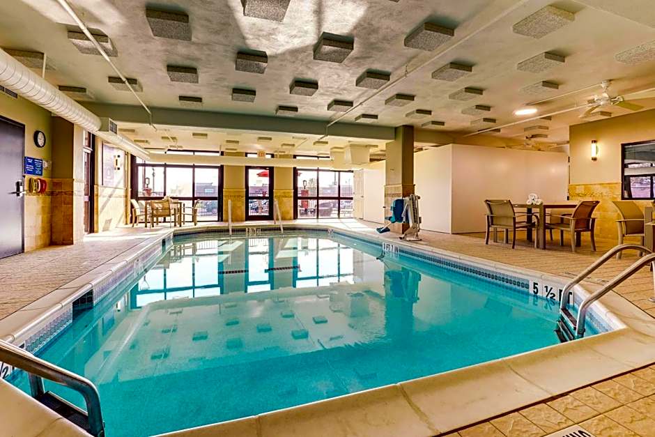 Drury Inn & Suites Marion