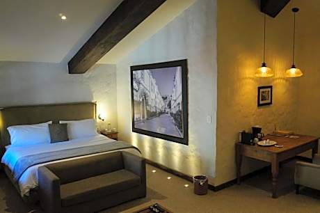 Deluxe Suite with Spa Bath