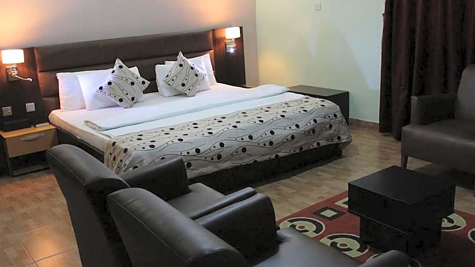 Downtown Royal Hotel GRA