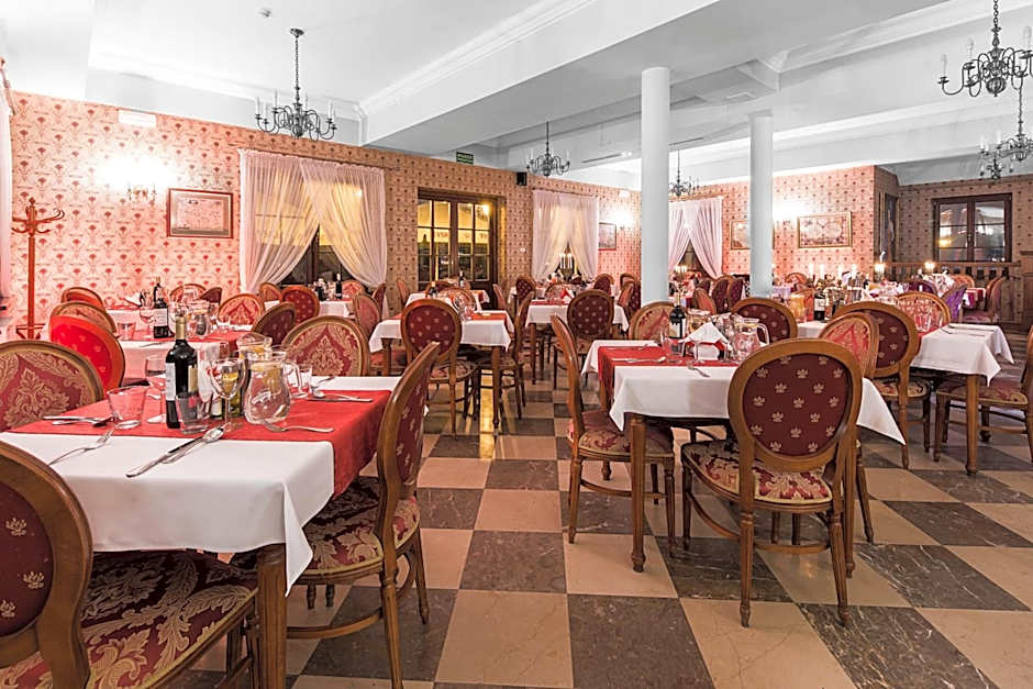 Hotel Sarmata Zespół Dworski