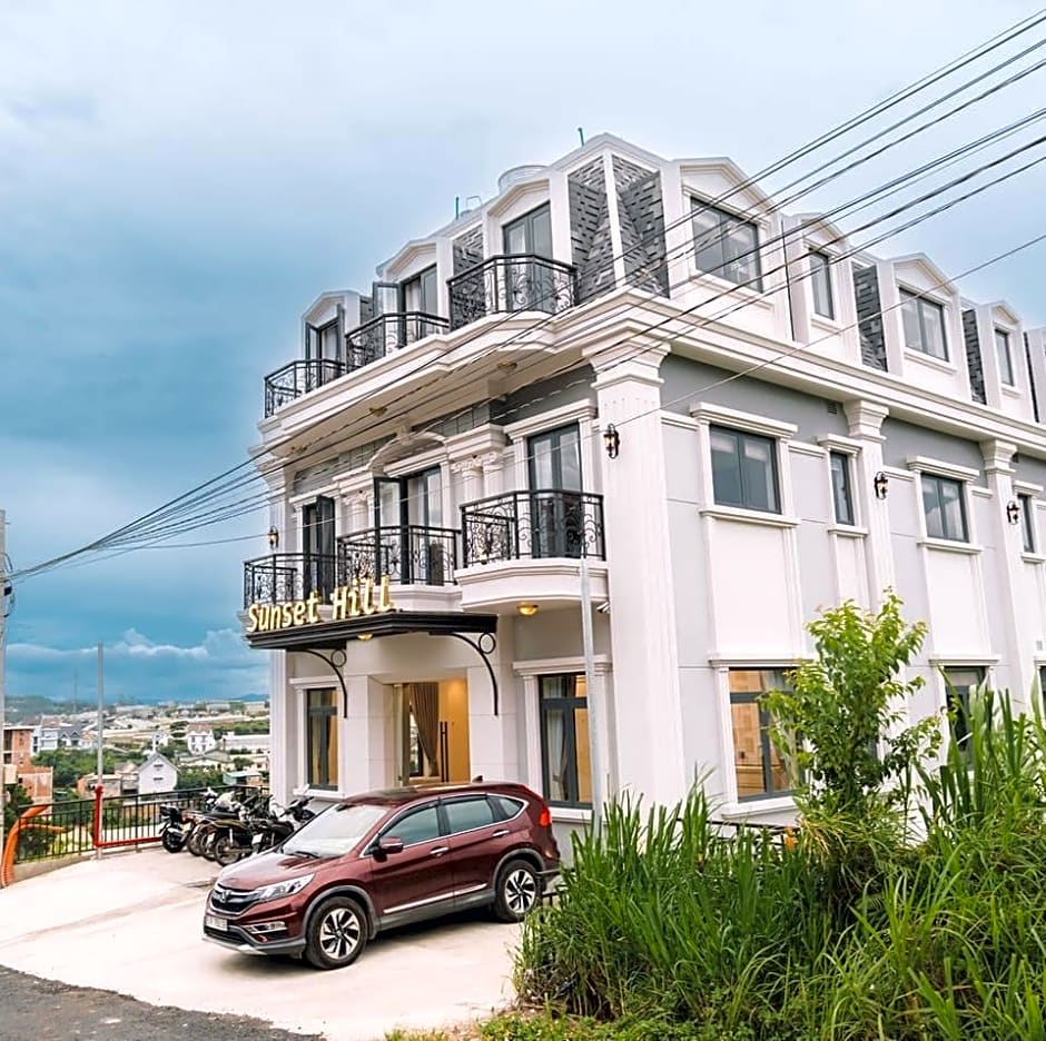 Sunset Hill Hotel