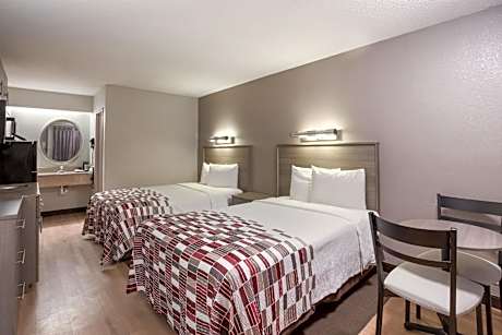 Deluxe Room with Two Double Beds Kitchenette Smoke Free
