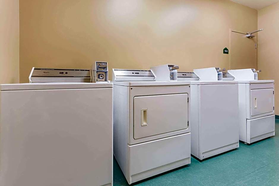 Wingate by Wyndham Calgary South