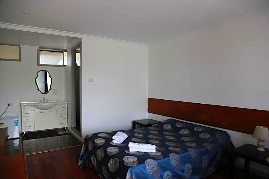 Beaconsfield Lodge Motel