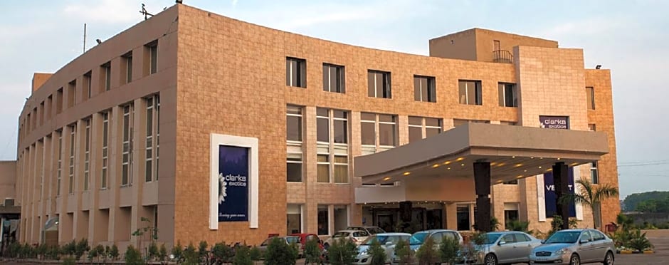 Velvet Clarks Exotica Zirakpur Hotel