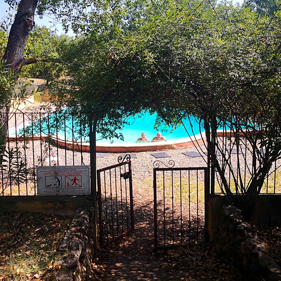 La Colline des Ocres Village de vacances 3 étoiles