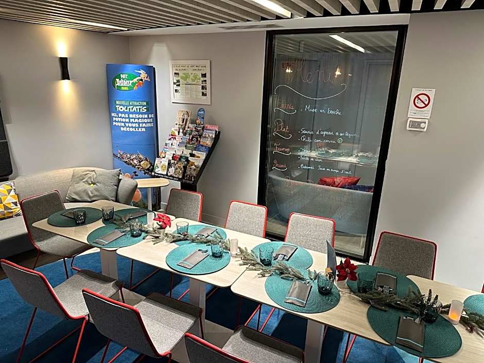 Holiday Inn Express Paris - Velizy By IHG