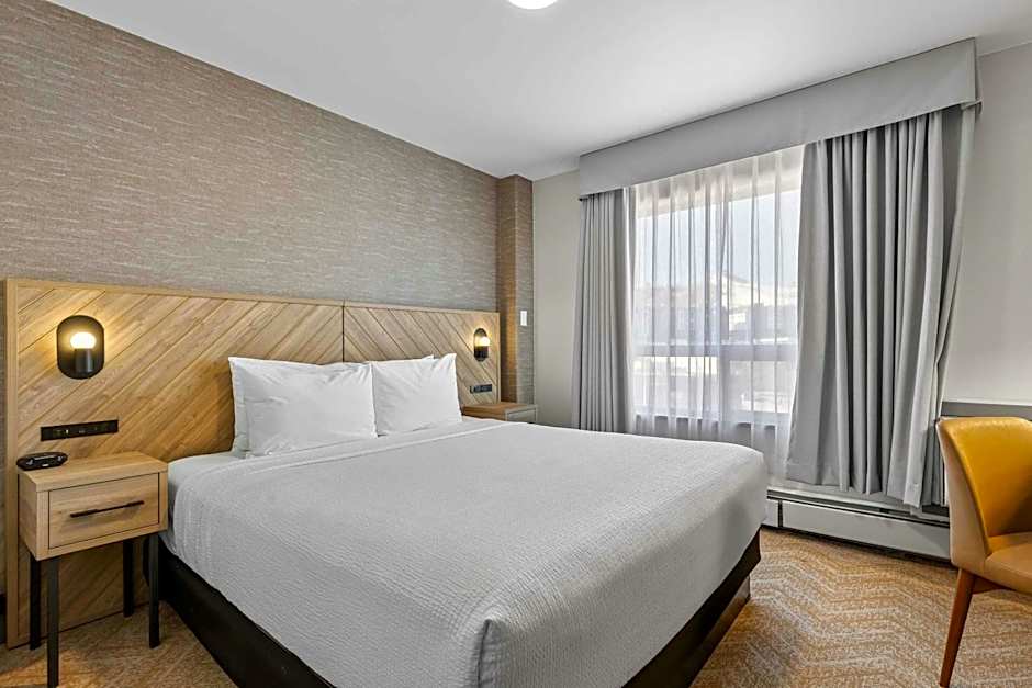 Sandman Hotel & Suites Calgary West