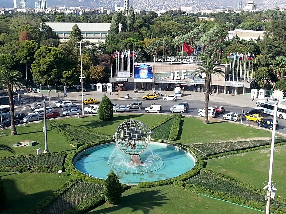 Walk In Hotel&Residence