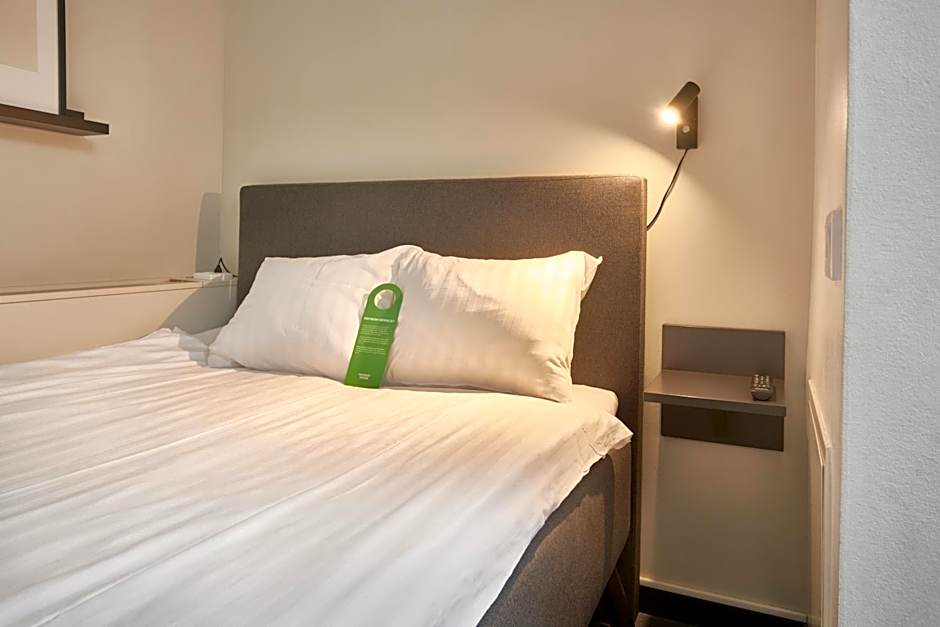 Moment Hotels