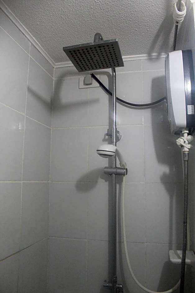 One oasis A10 3mins walk SM Mall,free pool - wifi