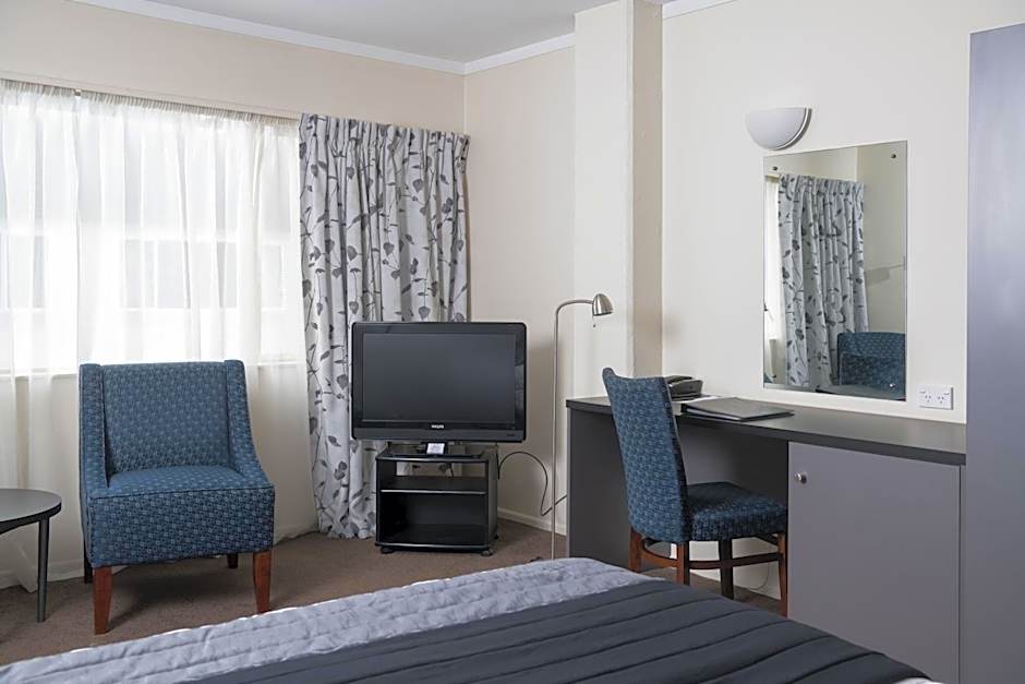 West Plaza Hotel