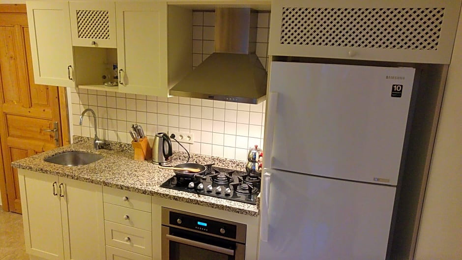 Old Town Deluxe Flats