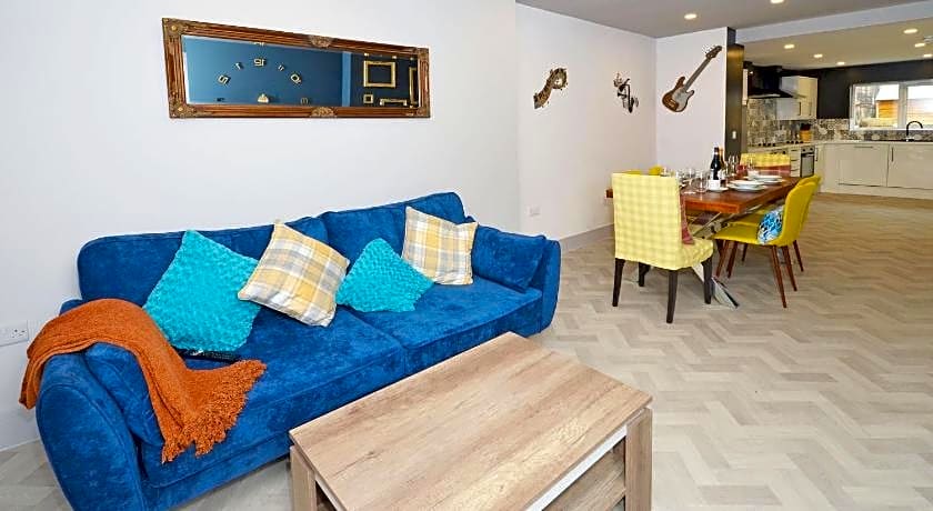 Townhouse PLUS @ London Road Stoke