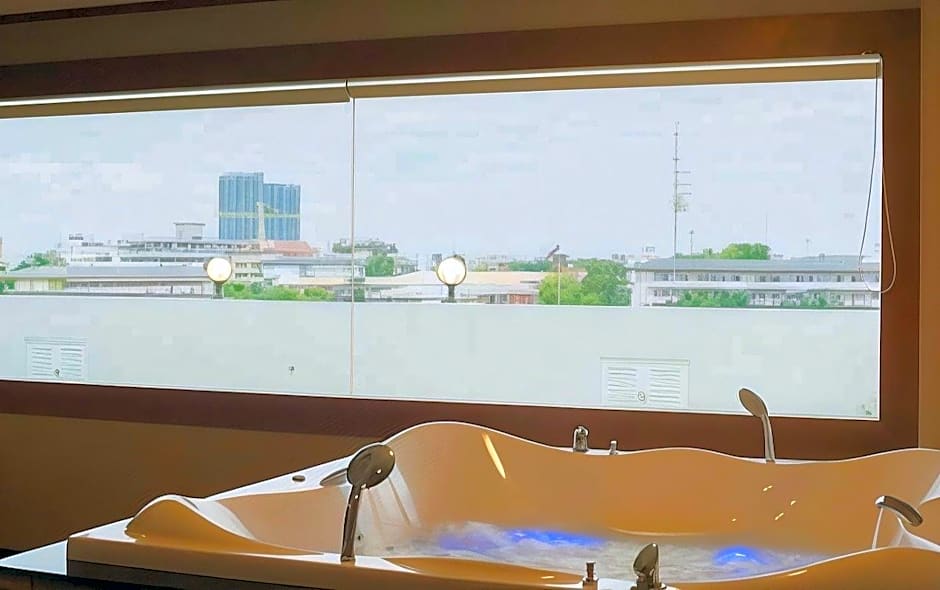 Romantic Khon Kaen Hotel