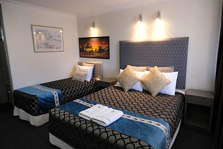 Sapphire Palms Motel