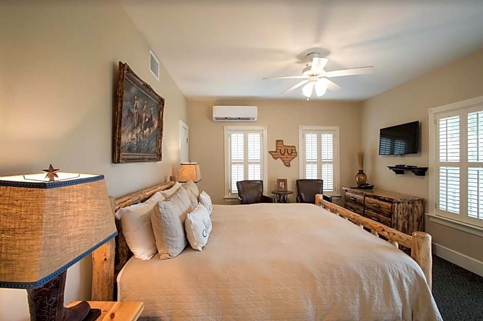 Gruene River Hotel & Retreat