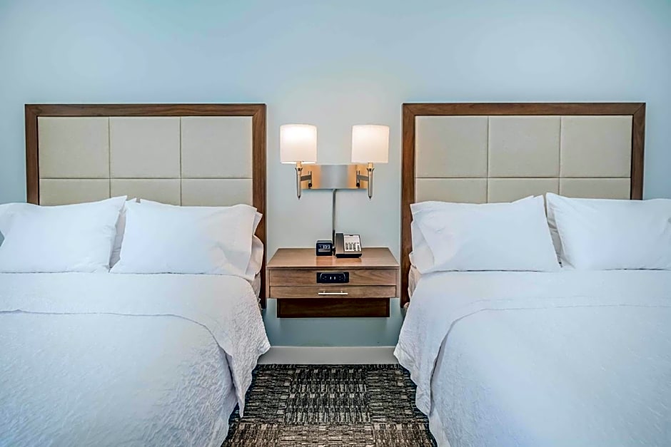 Hampton Inn By Hilton & Suites Panama City Beach-Beachfront