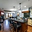 Solara Suite with Indoor Pool / Hot tub / Parking