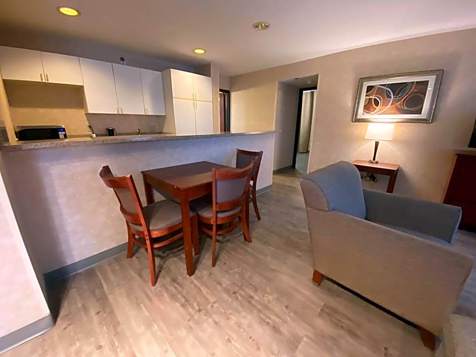 Wyndham Garden Grand Rapids Airport