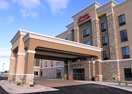 Hampton Inn & Suites Grand Forks