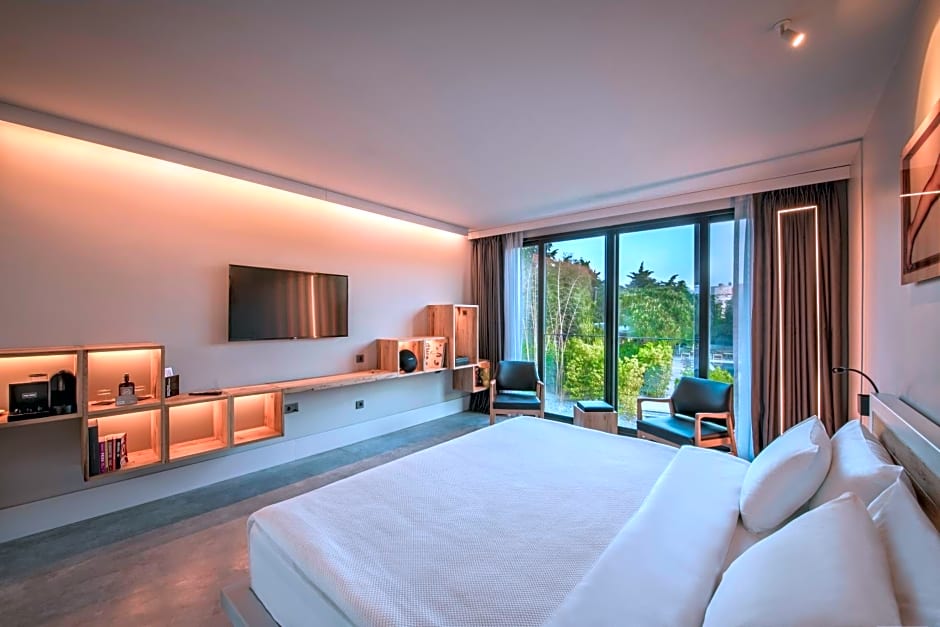 Warehouse By The Stay