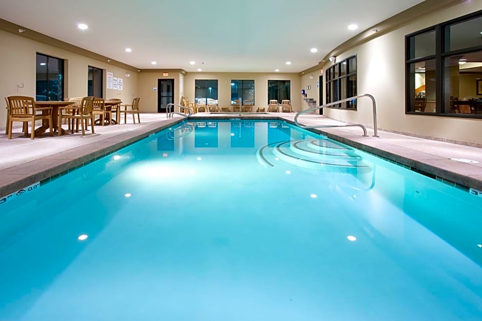 Holiday Inn Express Hotel & Suites Lander By IHG