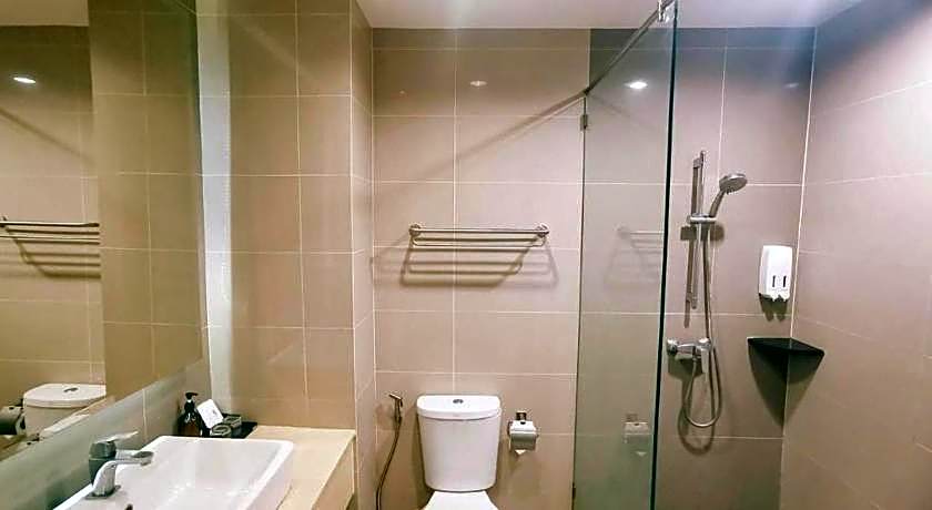 L Hotel