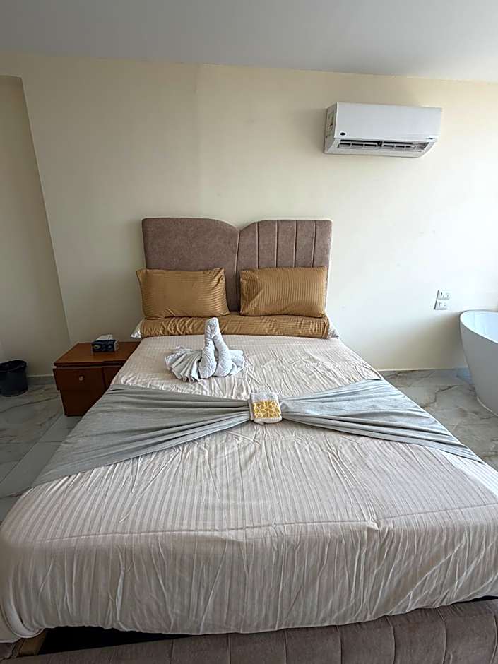 Amon Ra Hotel