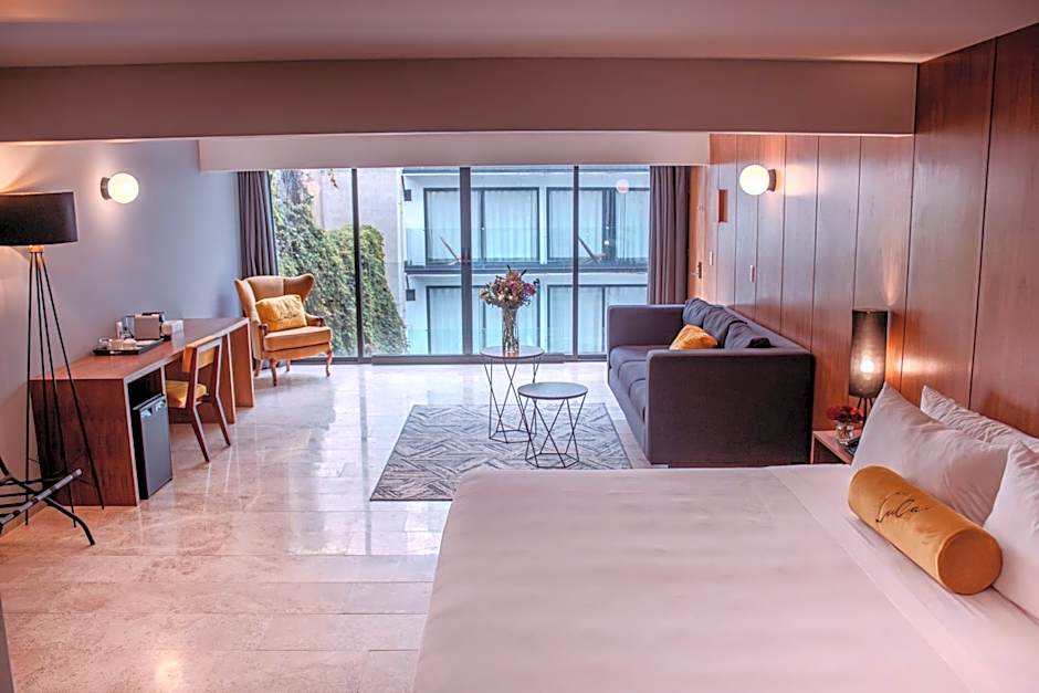 HOTEL LUCA