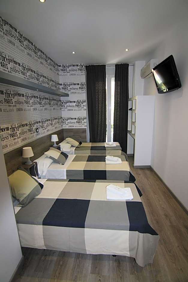 Hostal MH Fuencarral