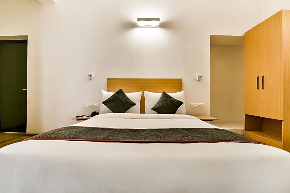 OYO Townhouse 182 Menka