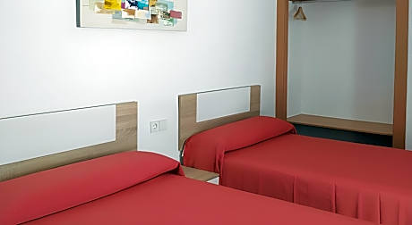 Doble con dos camas-Confortable-Baño Privado