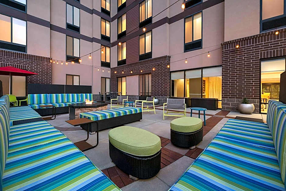 Home2 Suites By Hilton Denver West / Federal Center