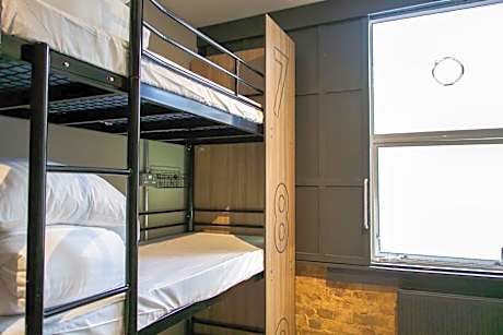 Bed in 9-Bed Mixed Dormitory Room