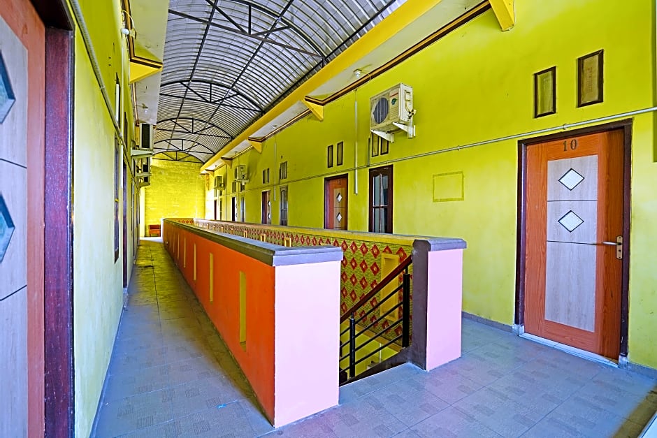 Oyo 91583 Dâ€™cost Green Syariah