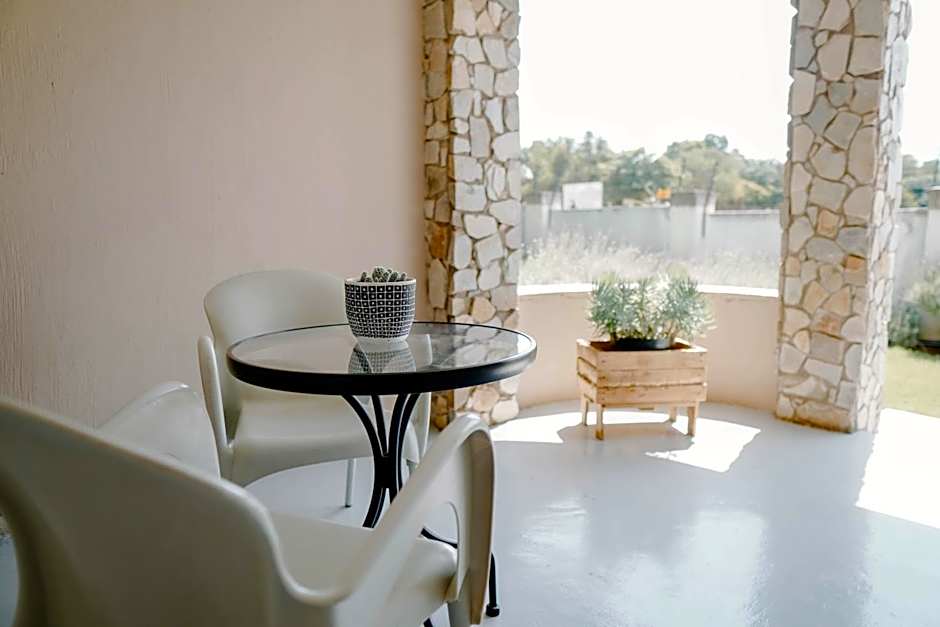 Lighthouse Guesthouse & Cafe