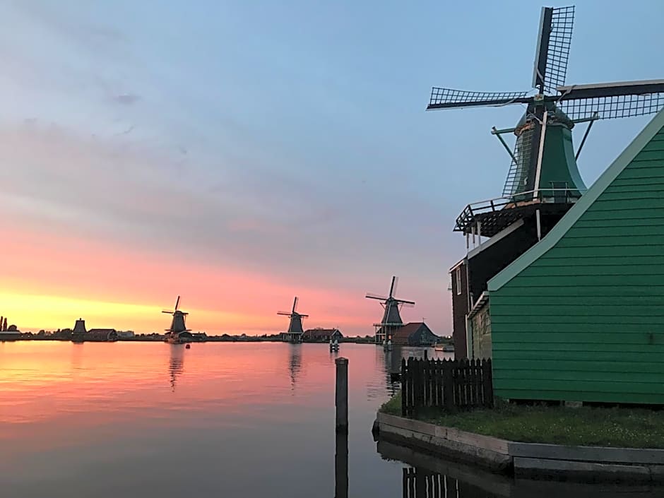 Stay overnight at Windmill Village Zaanse Schans - Amsterdam