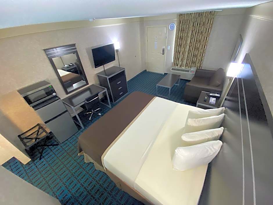 Deluxe Inn - Fayetteville I-95