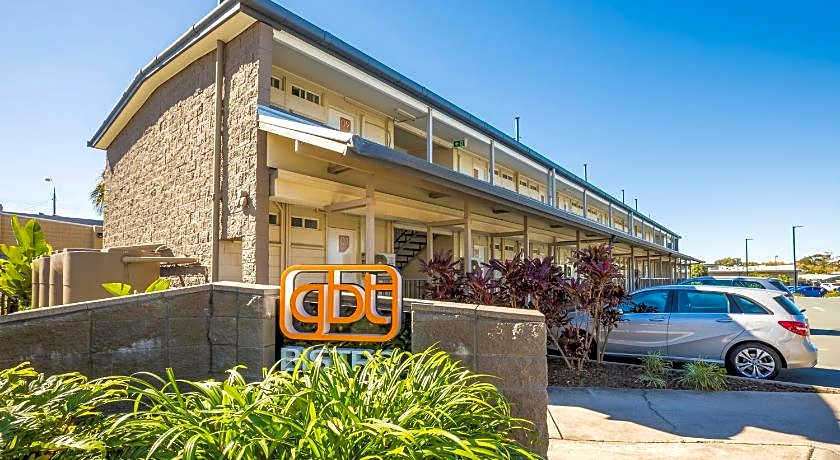 Nightcap at Golden Beach Tavern