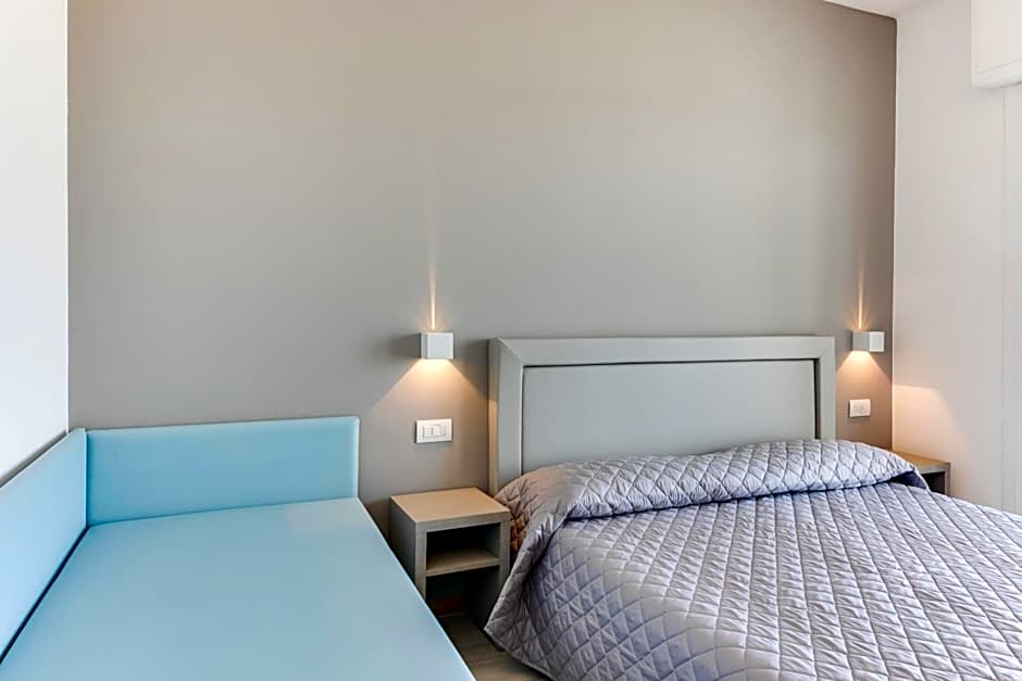 MARITTIMO Riccione - Hotel Clipper FRONTE MARE