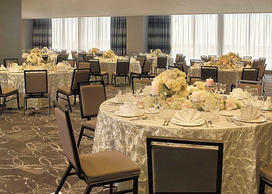 DoubleTree By Hilton Cedar Rapids Convention Complex