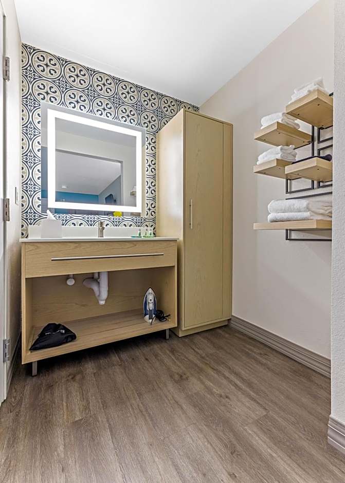 Hillstone Inn Tulare, an Ascend Collection Hotel