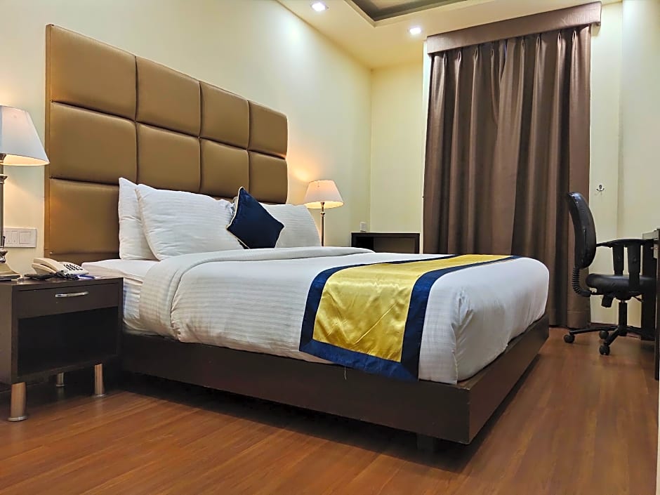 Days Hotel Jalandhar Jyoti Chowk