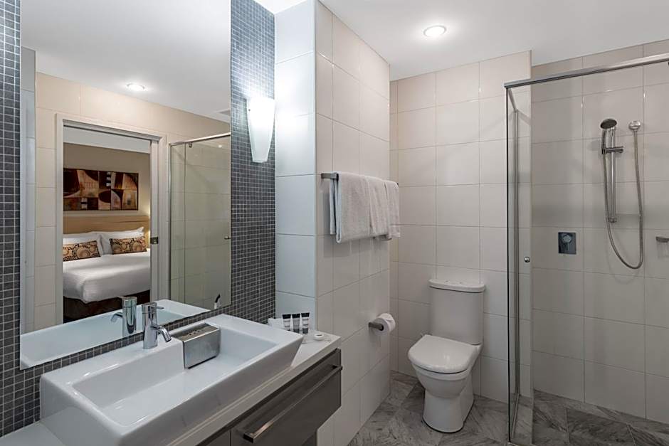 Oaks Adelaide Horizons Suites