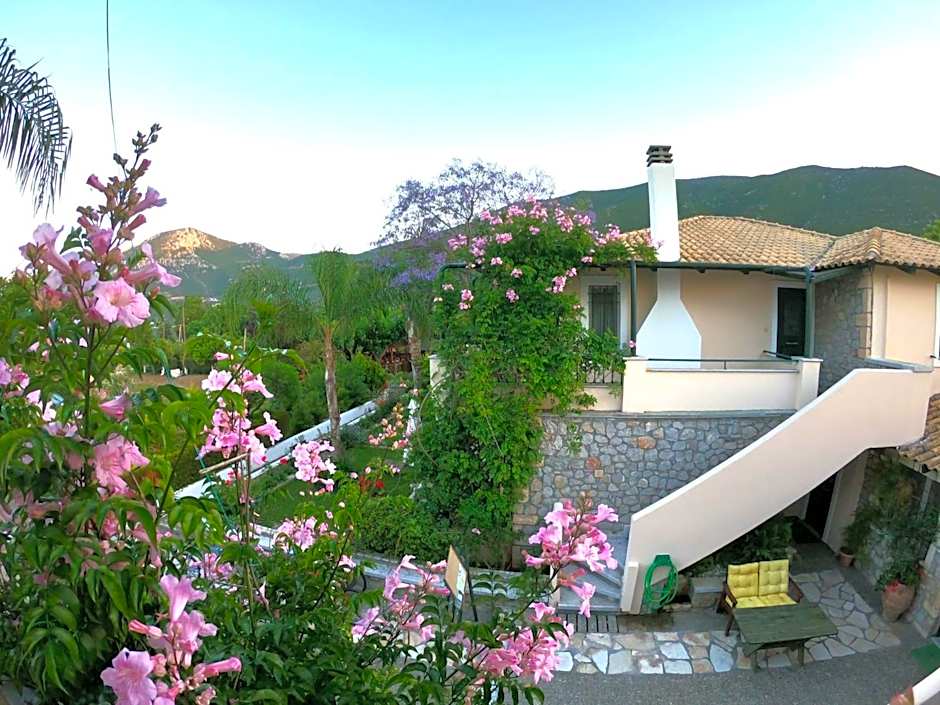 Sunny Garden Aparthotel